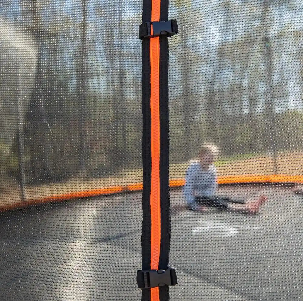 Secure zipped entrance with 2 buckles